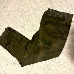 Old navy camo diva pants